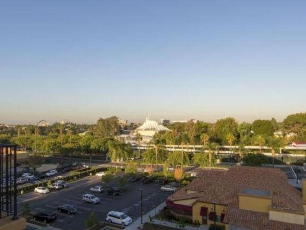 Hotel Courtyard Anaheim Theme Park Entrance Exterior foto